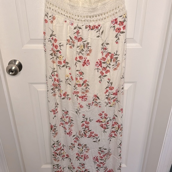 NWOT Juniors Evolutionary Halter Top Maxi Dress - Picture 2 of 9